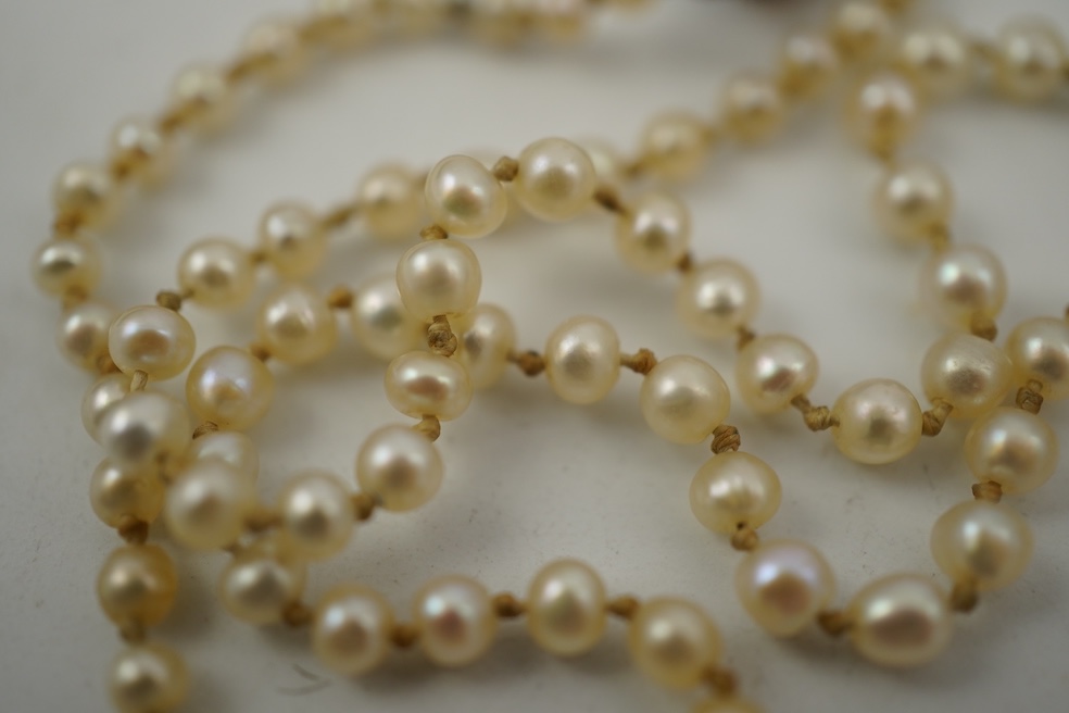 A pearl necklace, 19th century